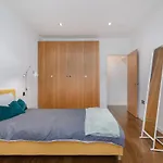 Near Highbury Islington Station With Private Garden
