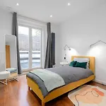 Near Highbury Islington Station With Private Garden